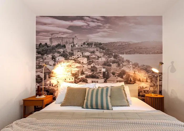 Lägenhet Charming Renovated Next To The Sea Šibenik